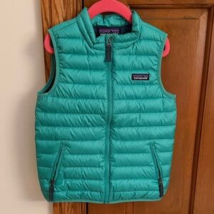 Patagonia Girls Size 5T Aqua Down Sweater Vest